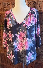 Renee C Women’s Blouse Medium Black & Pink Florals Made In USA 3/4 Sleeve V-Nexk