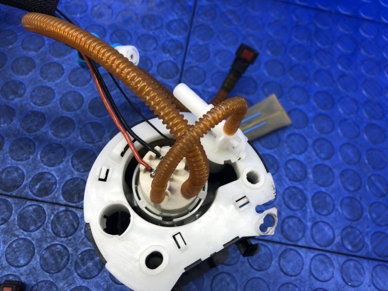 2016 2017 2018 2019 2020 2021 MCLAREN 570S OEM TANK MOUNTED FUEL PUMP