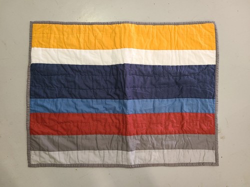 Pottery Barn Kids "Gray/Blue/Red/Yellow Striped" Quilted Standard Sham - 第 2/3 張圖片