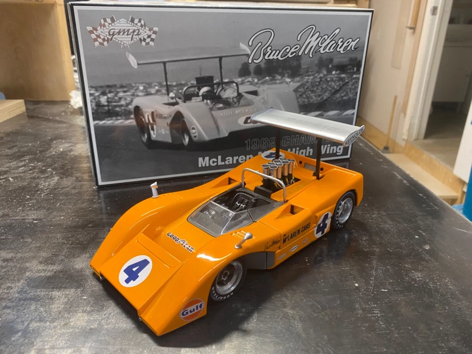 Bruce McLaren 1969 Champion M8B High Wing #4 (número de série 2233) 1/18 GMP - Imagem 2 de 4