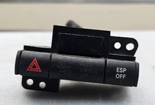 🔥05-10 Chrysler 300 Grand Caravan Hazard Warning Light Control Switch Assembly