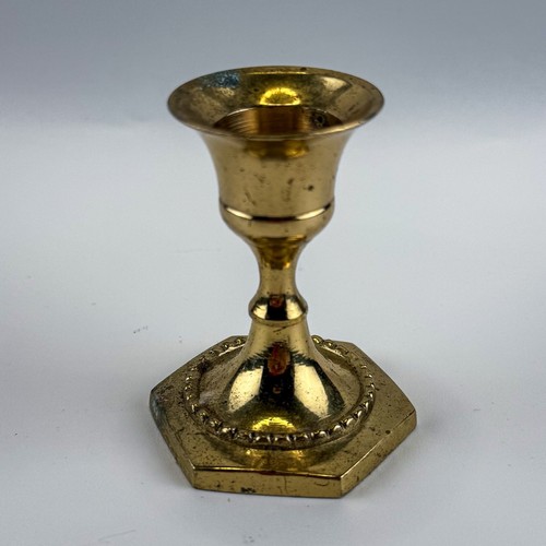 Candelabro de latón vintage base ornamentada 2,5" - Imagen 4 de 5