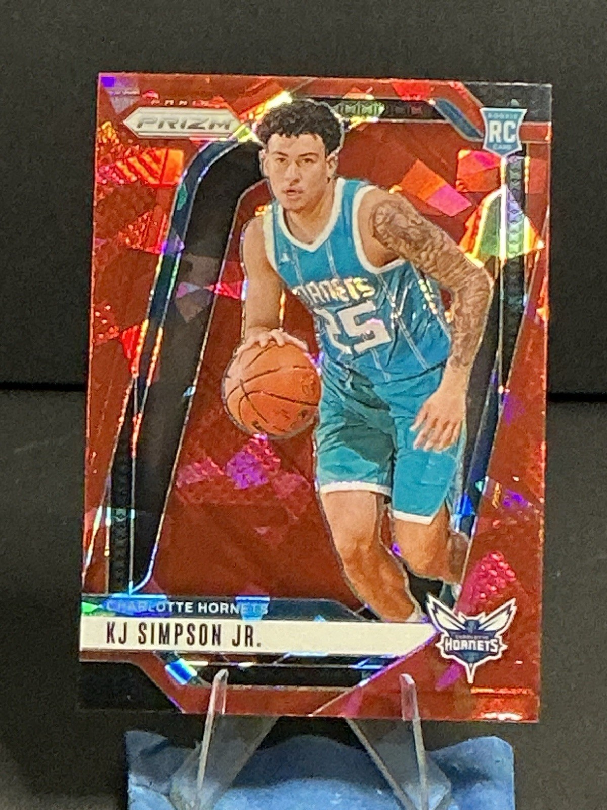 2024-25 Panini Prizm #247 KJ Simpson Jr. Red Cracked Ice RC Hornets