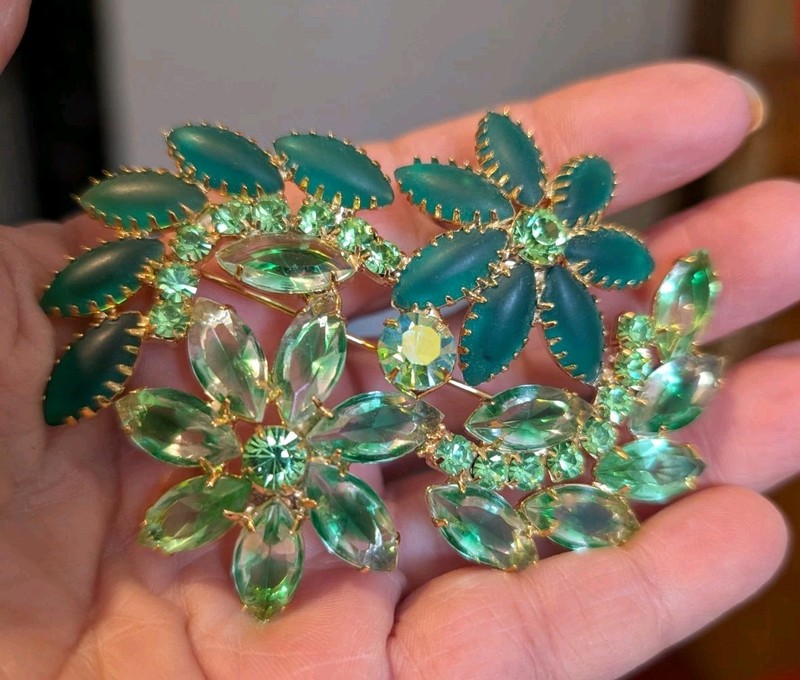 Vintage frosted Green Shades Cabochon Flower brooch