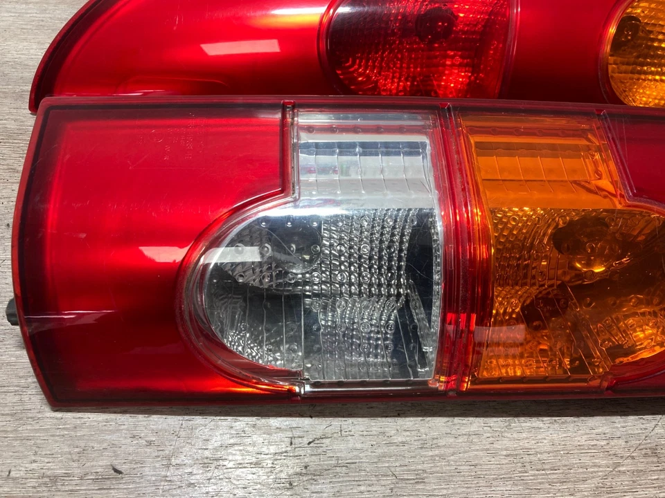 2003 RENAULT KANGOO PASSENGER & DRIVER SIDE REAR TAIL LIGHTS PAIR - Image 2 of 4