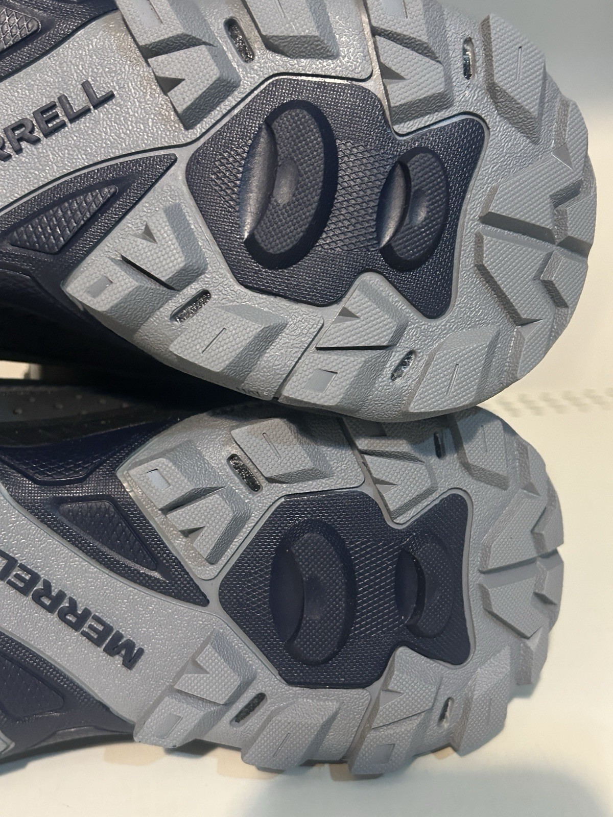 Scarpe da trekking sportive nuove taglia 10 Merrell Speed Strike 2 da uomo grigie rock J038403