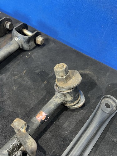 01 02 03 04 05 LEXUS IS300 REAR CONTROL ARMS SET OEM FACTORY ORIGINAL GENUINE - Picture 11 of 13