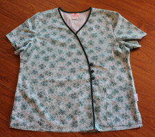 White Cross Floral Scrub Top size XL
