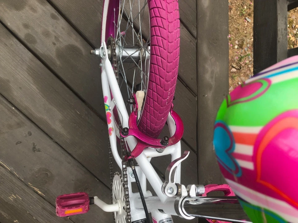 Kent Starlite Pink with white bicycle 18 inch wheels - Image 2 of 4