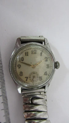 Montre Vintage , Mécanique , Militaire , ne Fonctionne pas . - Photo 1/4