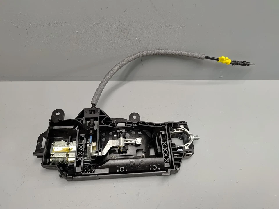 Оригинальный кронштейн для основания ручки передней или задней водительской двери для Audi A5 Quattro 2018-2024 годов выпуска - Изображение 4 из 4