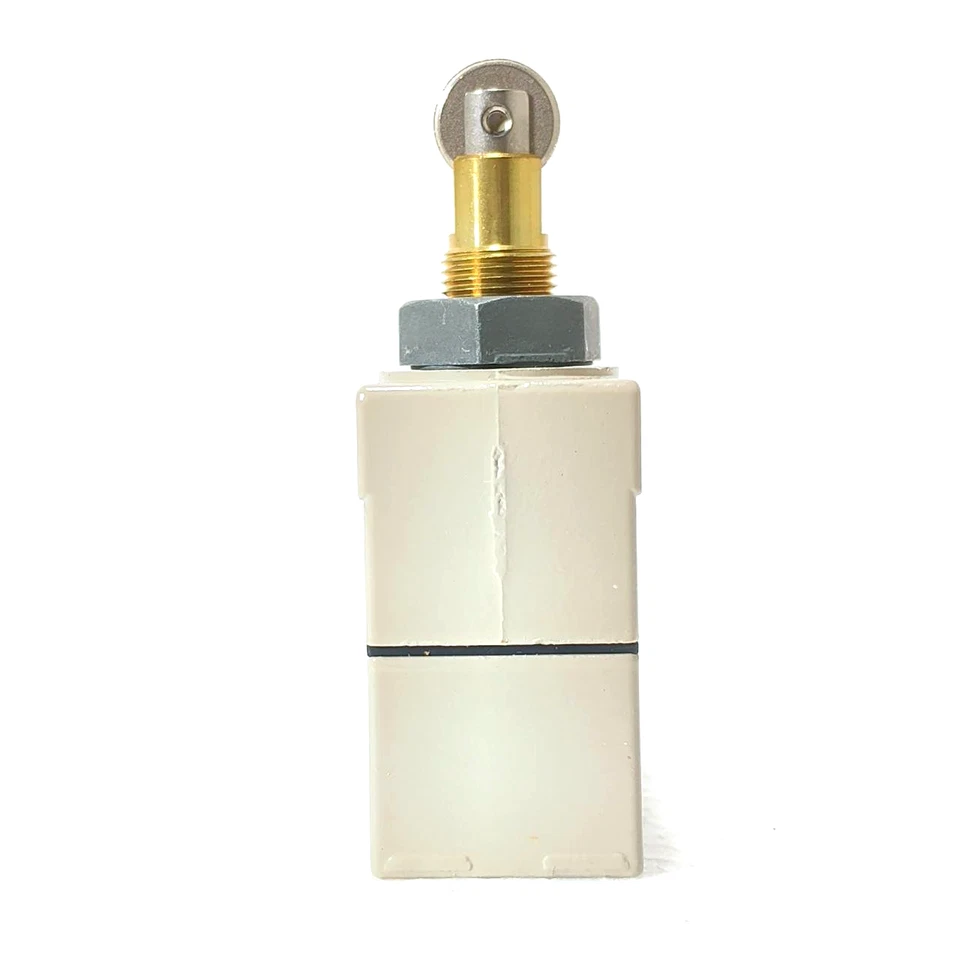 OMRON LIMIT SWITCH XE-Q21-2 NEE FREE SHIPPING - Image 2 of 4