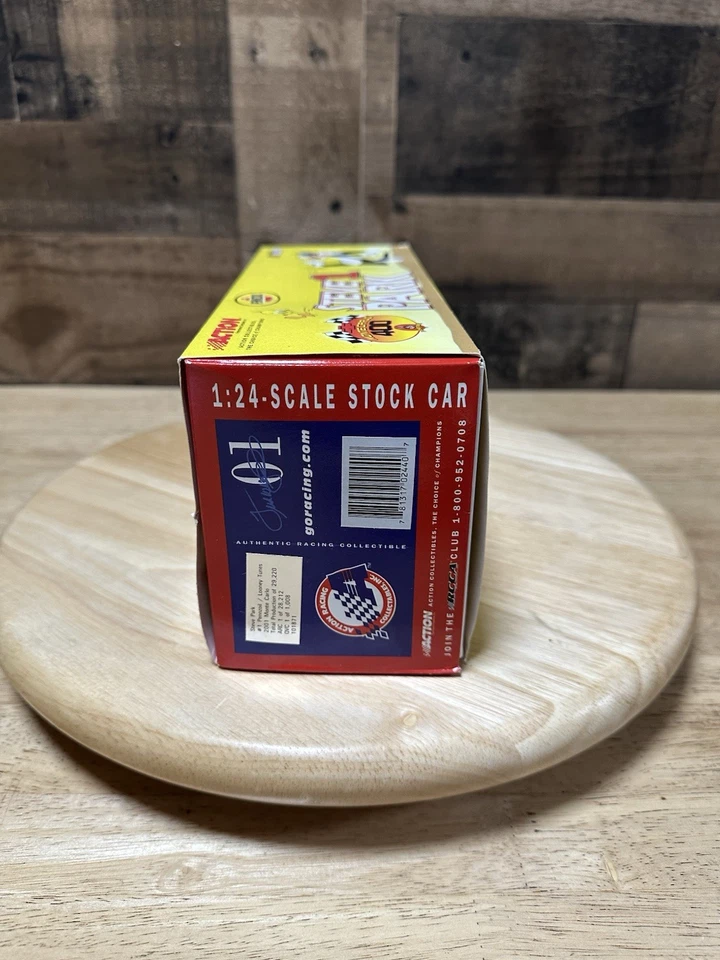 Пустой автомобиль со склада Steve Park Pennzoil No1 Looney Tunes 2001 Monte Carlo масштаб 1:24 - Изображение 2 из 4