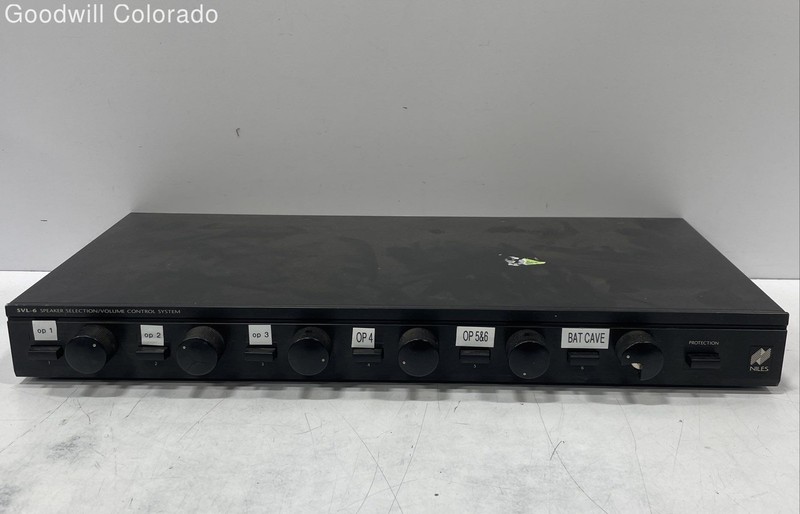 Niles SVL-6 Multi-Room Audio Speaker Selection System with Volume Knobs