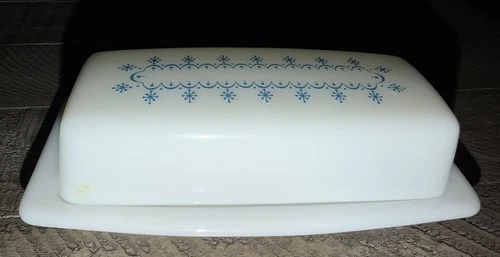 Vintage Pyrex Corelle Milk Glass Blue Snowflake Garland Covered Butter Dish-mint