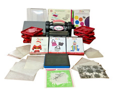 SIZZIX BIG SHOT + OVER £150 OF EXTRAS