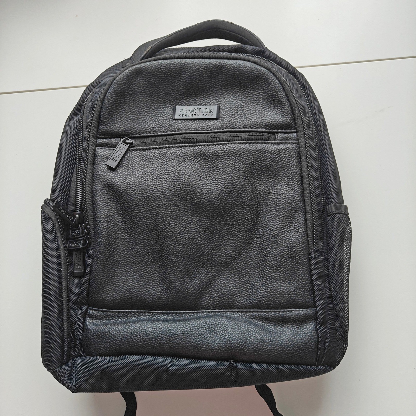 Kenneth Cole Reaction Mens Black Leather Backpack Bookbag Laptop Sleeve Padded