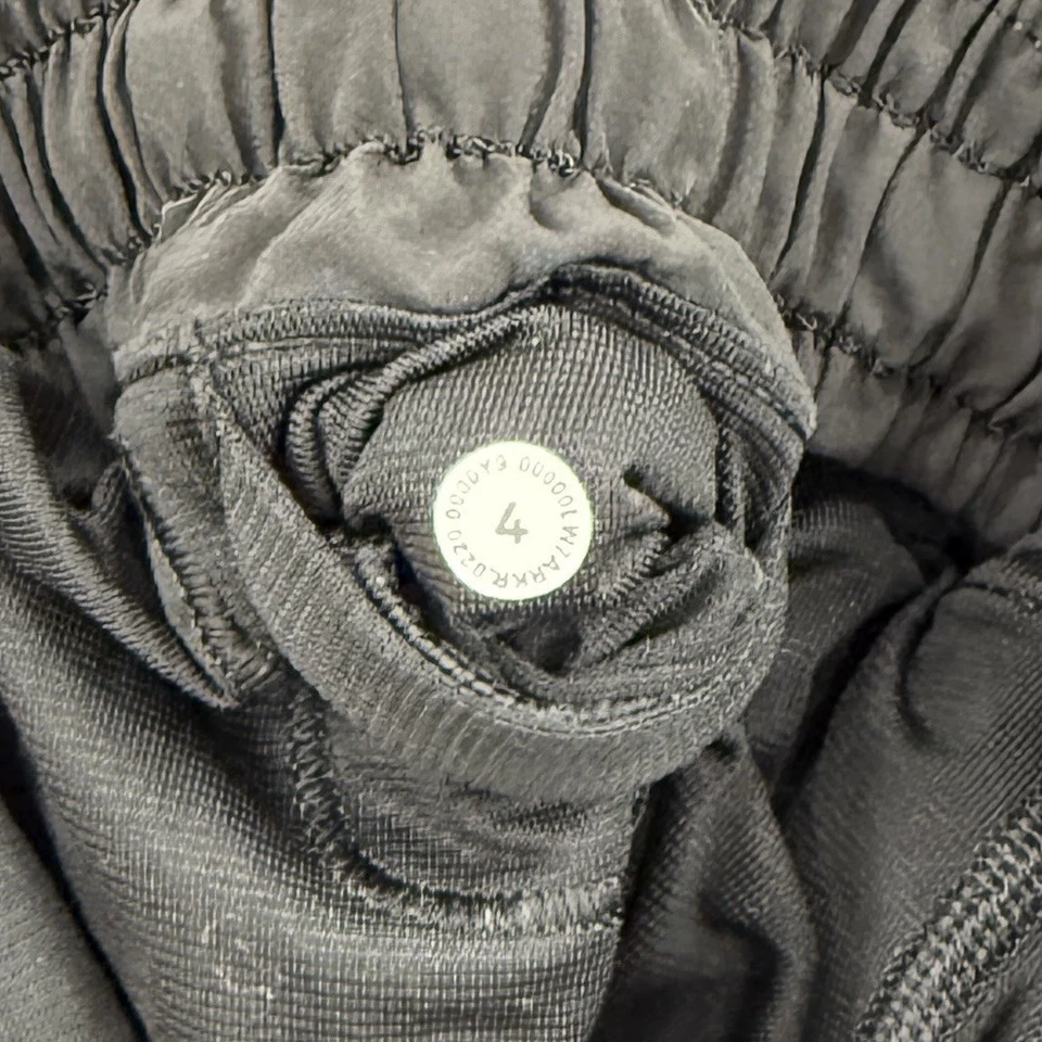 Pantalones Cortos Lululemon Lo último tiro bajo forrados 2.5 para Mujer 4 Negros Gimnasio Entrenamiento Correr Foto 3 de 4