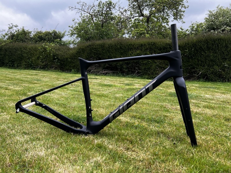 Giant Revolt Advanced Carbon Gravel Bike Frame - Small
