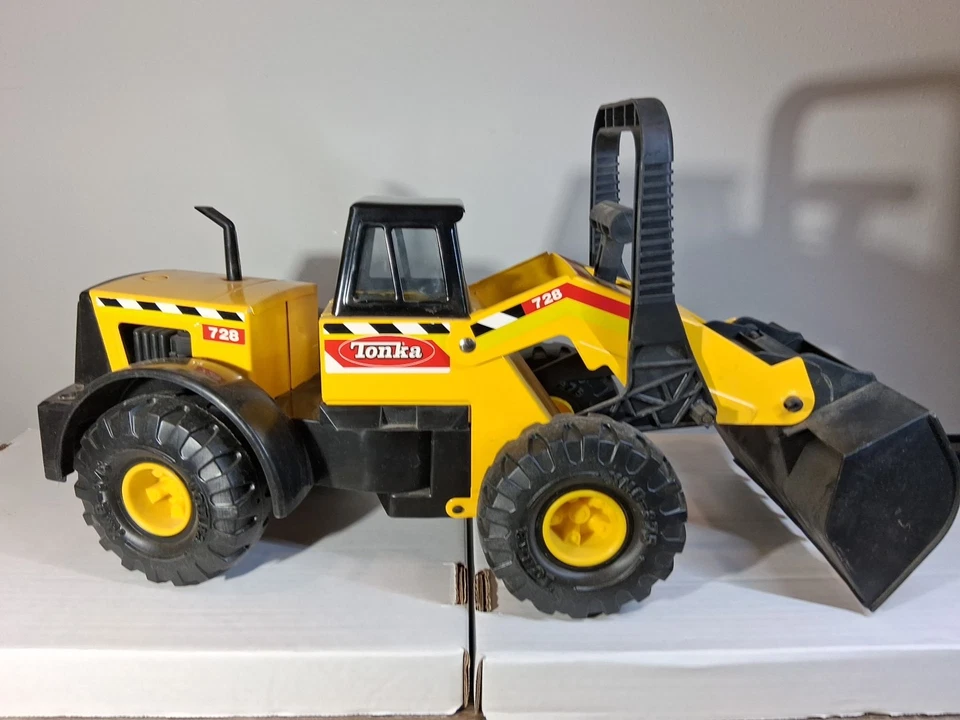 Vintage Mighty Tonka Front End Loader #728 Hasbro 21" Pressed Steel & Plastic - Image 3 of 4