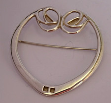 Stylish Carrick Jewelley LD fully hallmarked solid sterling silver brooch