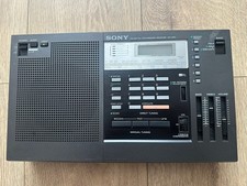 Vintage Sony FM/AM PLL synthesized receiver ICF-2001