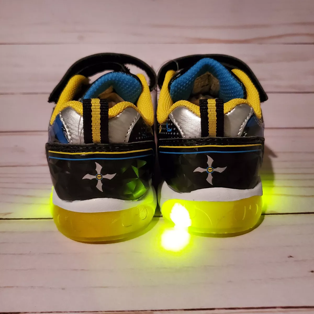 Batman Light Up Shoes Sneakers Size 7 Black DC Comics Super Hero Gotham Guardian
