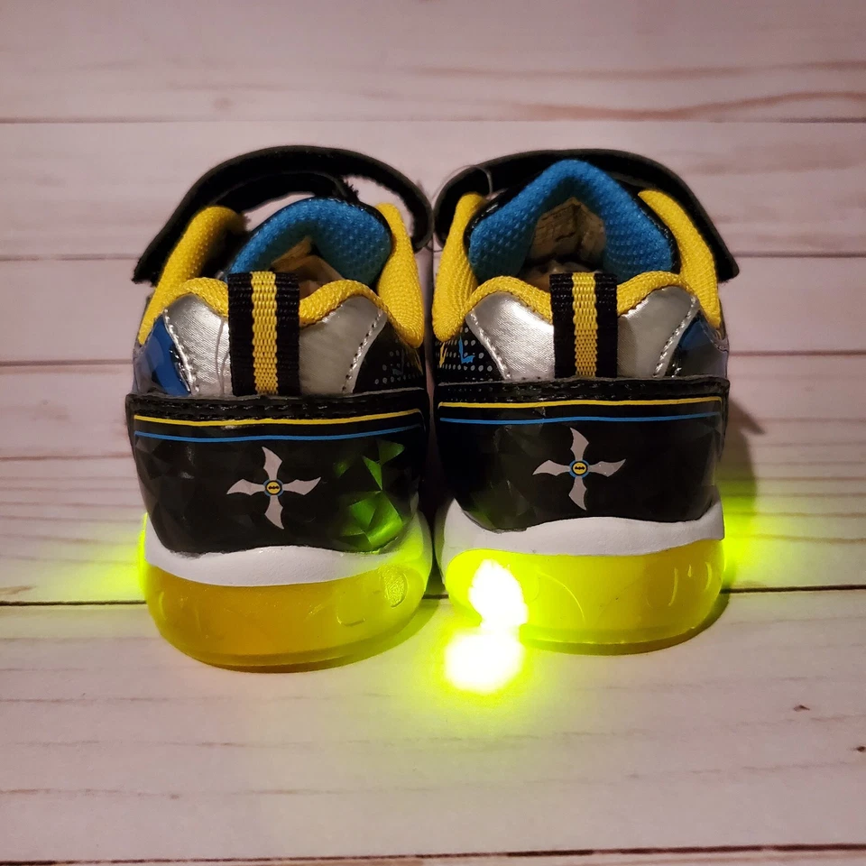 Batman Iluminado Zapatos Tenis Niño Pequeño Talla 7 Negro DC Comics Super Hero Gotham Foto 2 de 4