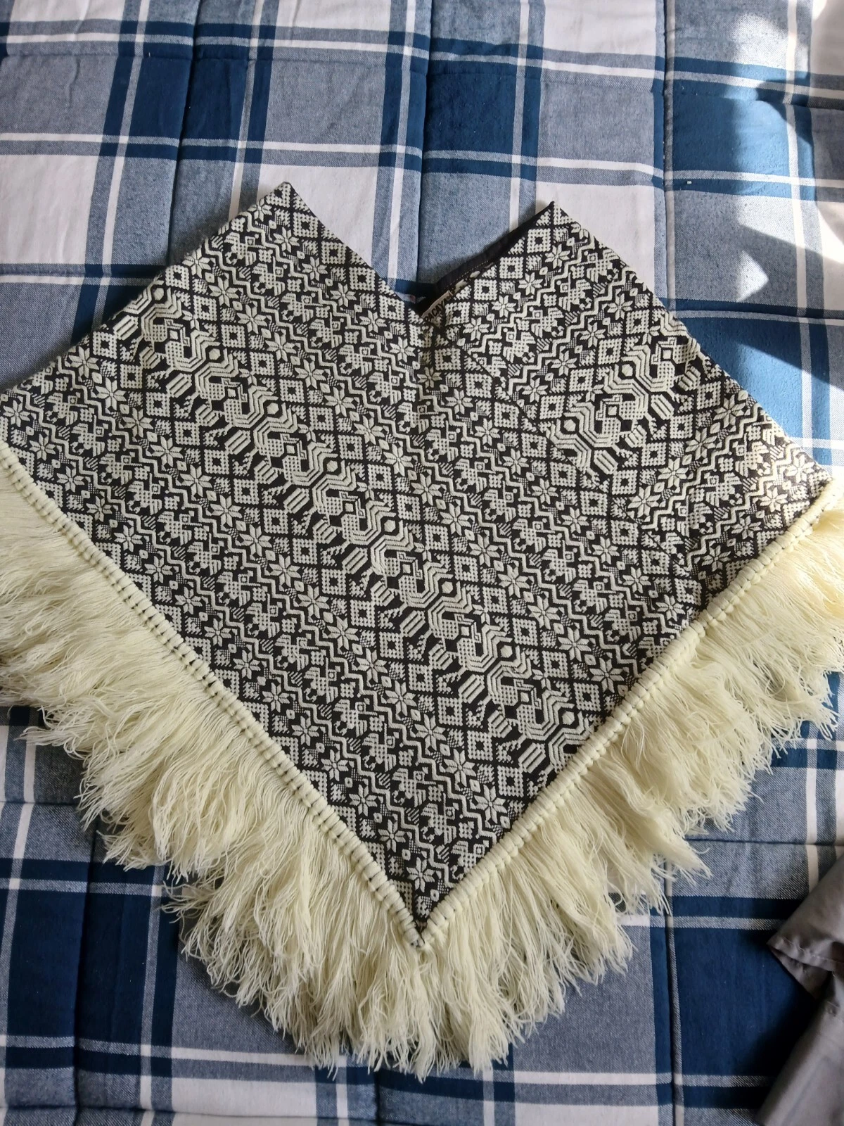 Pacaya International Black Cream Wool Blend Poncho Made In Guatemala Boho Hippie