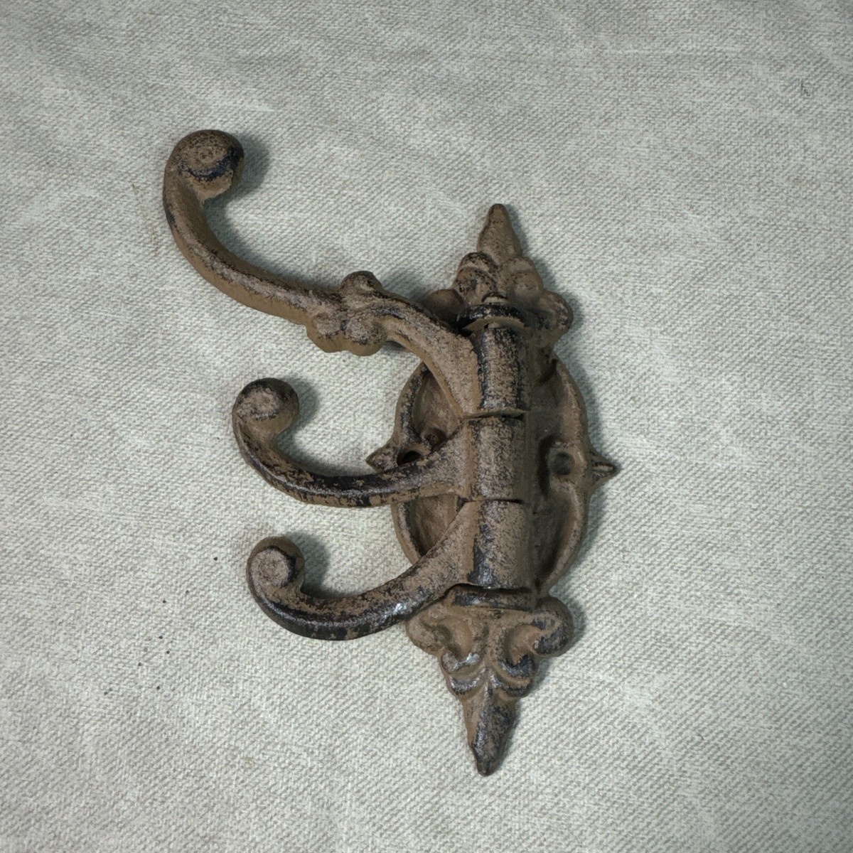 Cast Iron SWIVEL Coat Hook Hat Hooks UK - Main Image