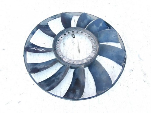 Volkswagen Passat 1999 Fan Blade 058121301b, Genuine #1379393-64