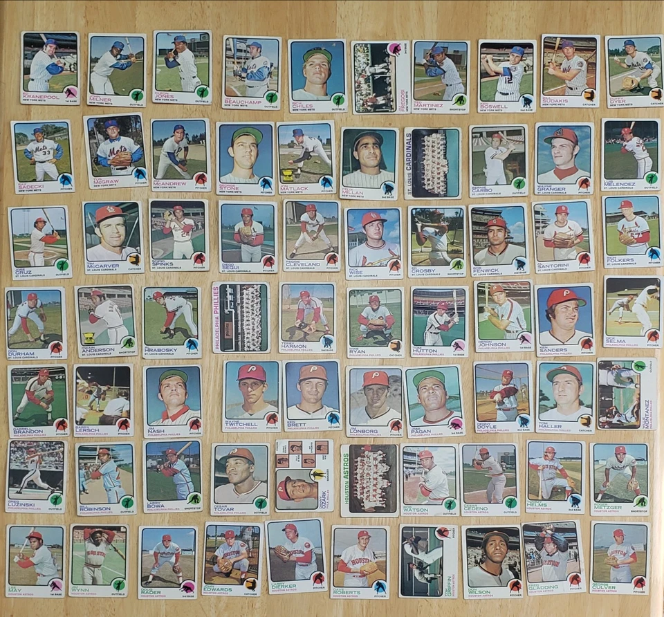 Lote De Colección De 607 Tarjetas De Béisbol MLB Topps ORIGINALES 1973 con 44 HALL OF FAMERS Foto 3 de 4