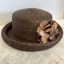 Vintage Woman  s Hat Liz Claiborne Brown W/ Lt Brown Flower  Band Straw 11.5  