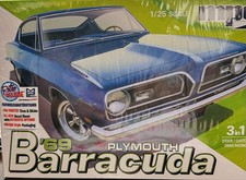MPC Model Kit '69 Plymouth Barracuda (3in1-Stock/Custom/Drag) 1:25 Scale -994