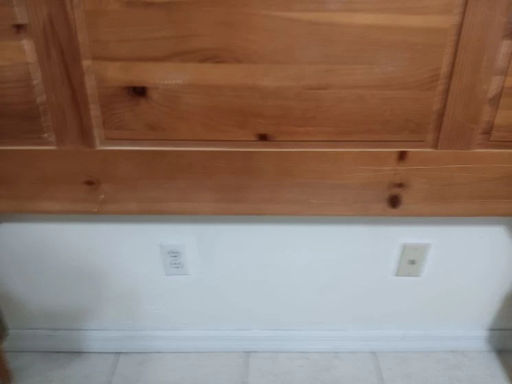 Cabecero Madera Queen Color Miel de Broyhill El envío es Extra Foto 4 de 4