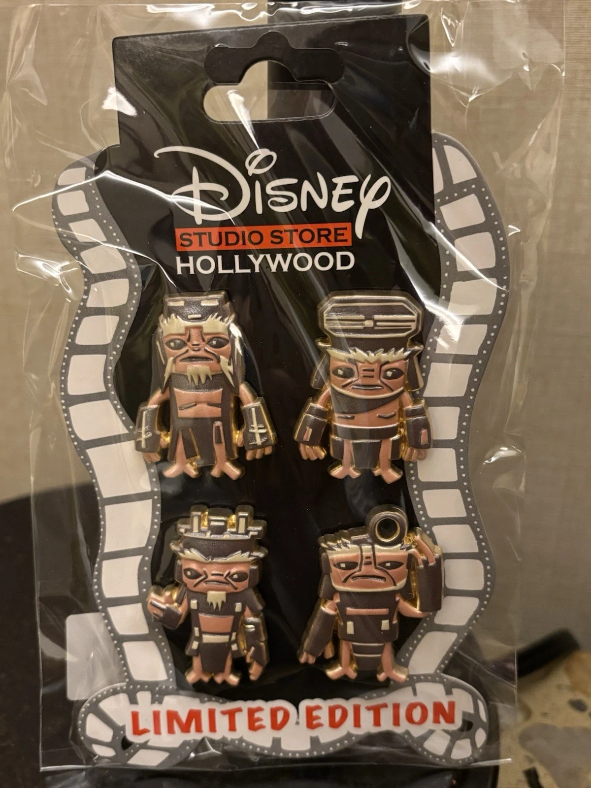 Disney DSSH Mandalorian and Grogu Anzellan Pin Set 4 pack LE 400