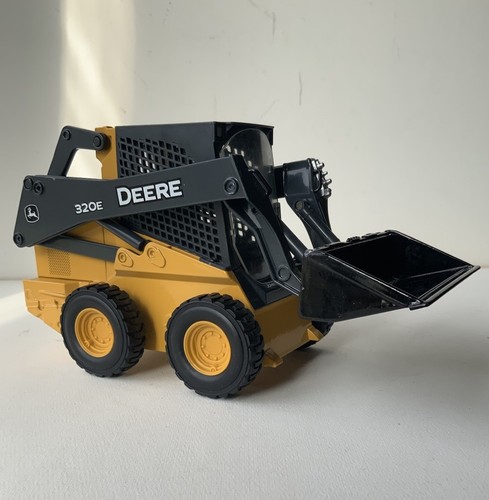 John Deere ERTL 1/16 Diecast 320E Skid Steer Toy Prestige Collection Die Cast - Picture 1 of 17