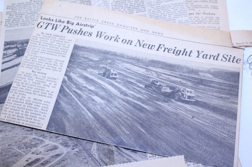 Lotto di circa Ritagli di giornale anni '50 con installazione ferrovia baule grande - A - Foto 3 di 12