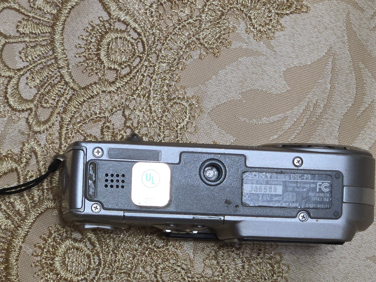 Sony Cyber-shot DSC-P9 4.0MP Digital Camera - Silver for Sony Cyber-shot DSC-P9 4.0MP Digital Camera - Silver for