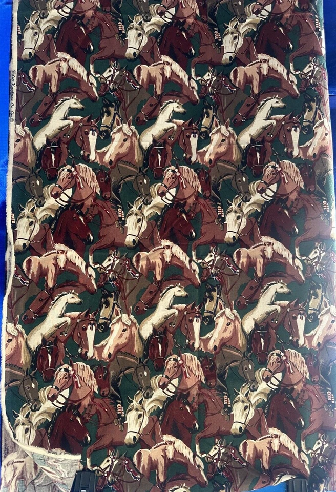 Tela Estampado Caballo Marrón Caballos Fondo Verde 1 Yarda 21" 44" Ancho Sin Usar Foto 3 de 4