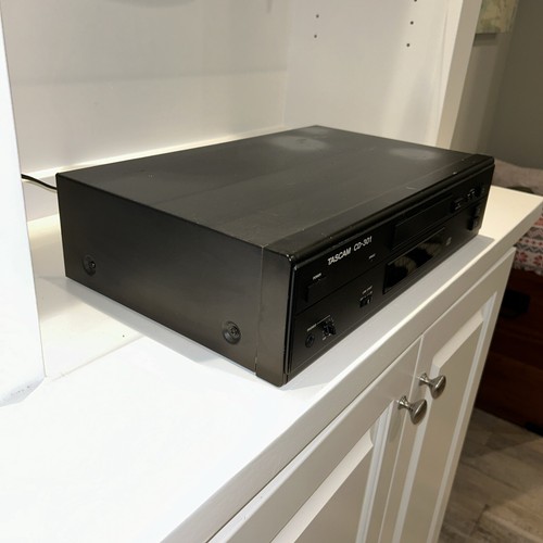 TASCAM (CD-301) CD-301 CD Player - Picture 7 of 15