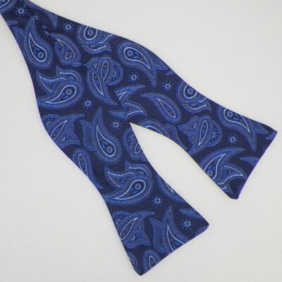 ROBERT TALBOTT Mens Navy Blue PAISLEY Woven Silk Bow Tie Italy NWT