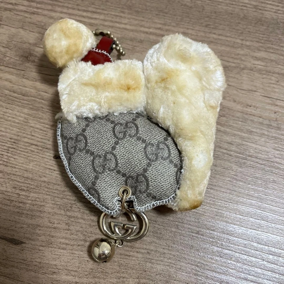 Gucci Guccioli Christmas Cat Motif Leather Keychain Bag Charm Holiday Used - Image 2 of 4