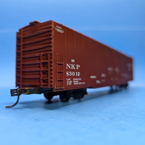 Coche de caja escala HO placa de níquel carretera 60' NKP 83012 doble enchufe puerta Kadee sin caja | Condition: Used