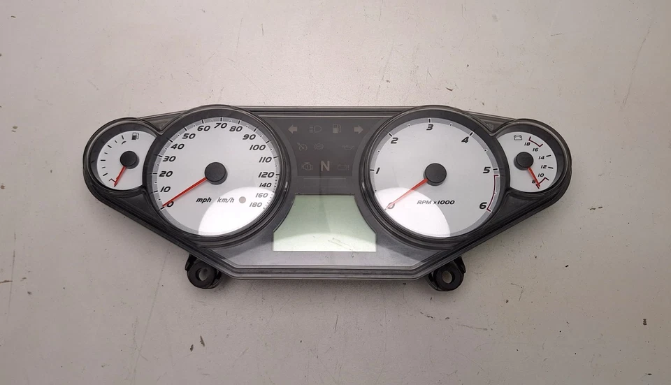 Victory Vision Arlen Ness 速度计仪表盘二手 Nr. 270 — 第 2/4 张图片