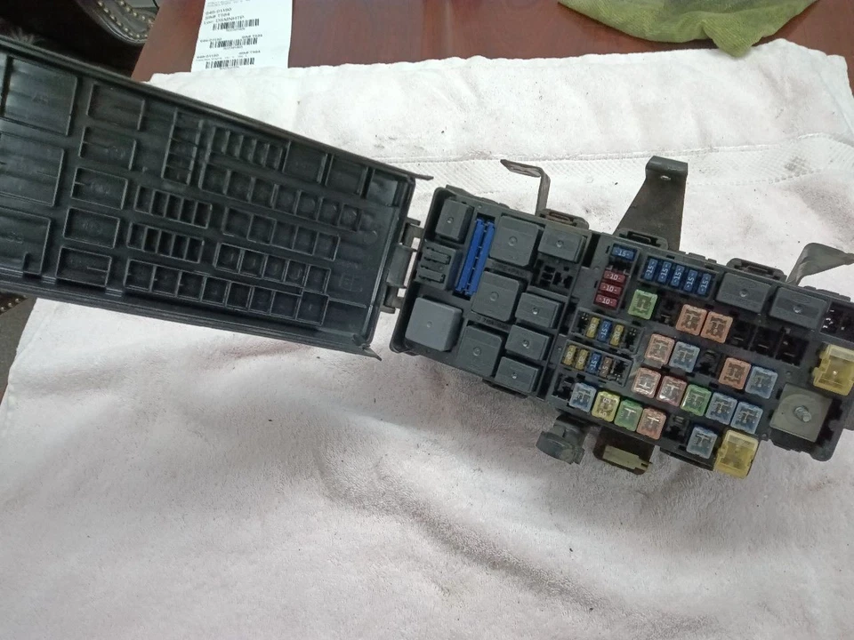 Ford Explorer 2002-2010 caja de fusibles caja de fusibles motor excluyendo Sport Trac Foto 4 de 4