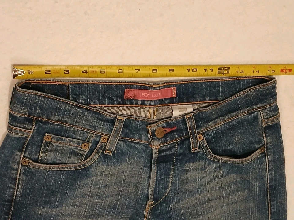 Vintage Levi's Jeans Women Size 5M  Boy Cut Blue Y2K - Image 4 of 4