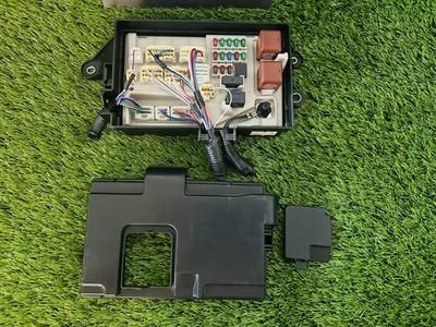 LEXUS LS430 2001-2006 TRUNK JUNCTION FUSE RELAY BOX FUSEBOX 82670-50080 OEM used