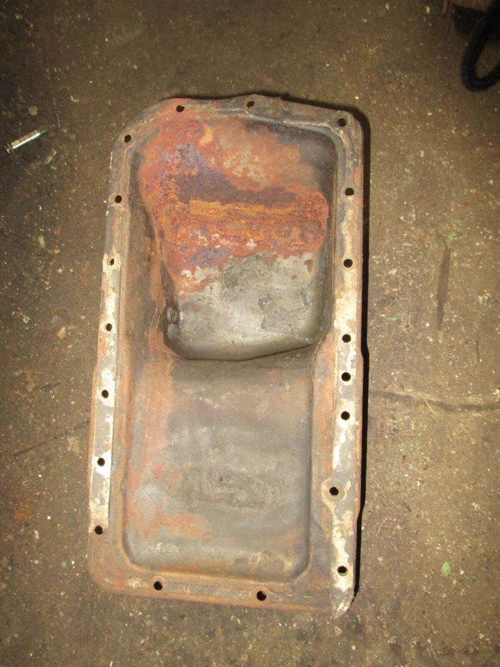 Triumph TR7 Oil Pan Original 1975-1981 - Image 2 of 2
