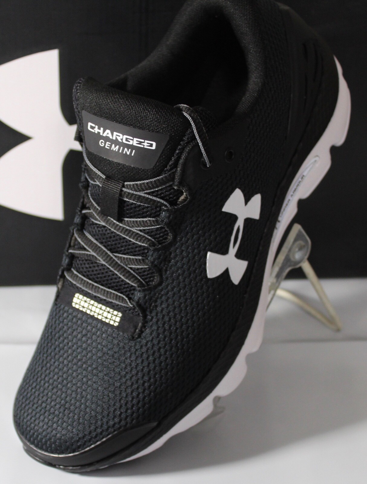 UNDER ARMOUR CHARGED 2020 MEN&#039;S SHOE, BLACK, 3023276-001 | eBay